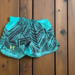 Under Armour Women's Teal and Black Athletic Shorts size medium
